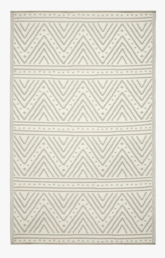 Fab Habitat Chevron Outdoor Rug - Waterproof, Fade Resistant, Crease-Free - Premium Recycled Plastic - Striped - Porch, Deck, Balcony, Mudroom, Laundry Room, Patio - Patan - Beige - 3 x 5 ft