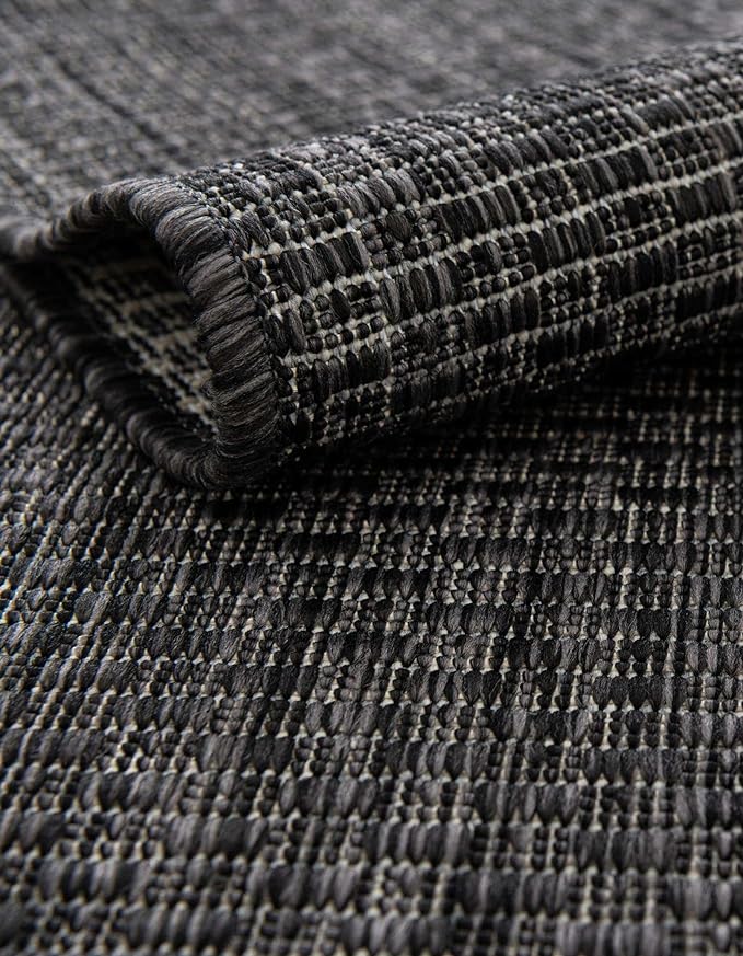 Unique Loom Outdoor Solid Collection Area Rug (7' 10" Round Black/Ivory)