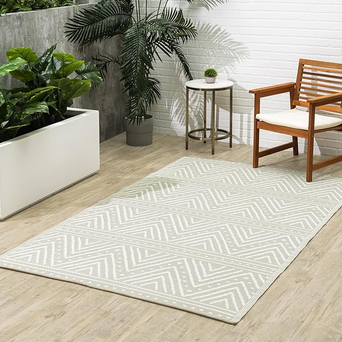 Fab Habitat Chevron Outdoor Rug - Waterproof, Fade Resistant, Crease-Free - Premium Recycled Plastic - Striped - Patio, Porch, Deck, Balcony - Patan - Beige - 5 x 8 ft