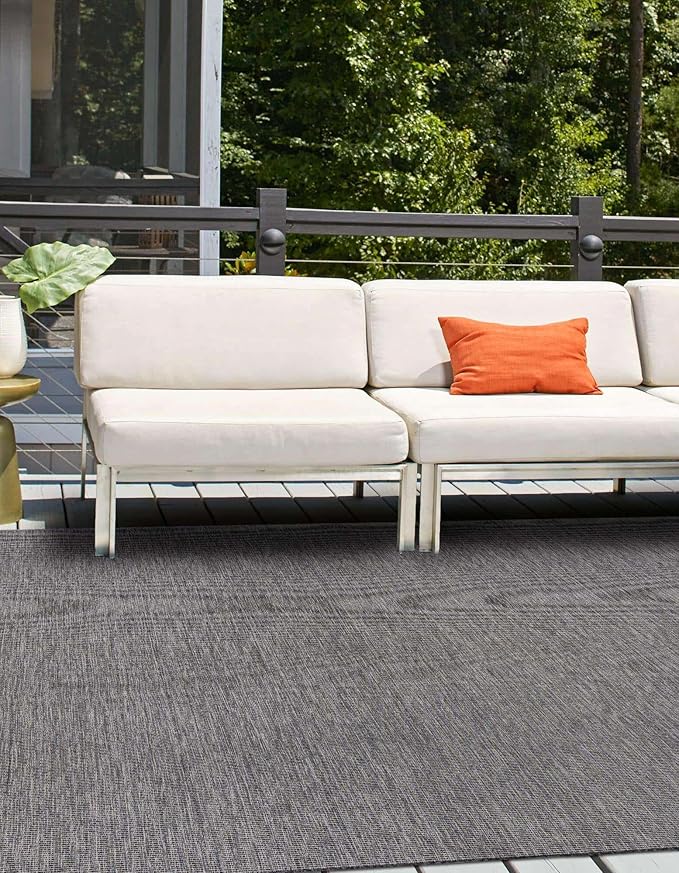 Unique Loom Outdoor Solid Collection Area Rug (6' 1" Square Black/Ivory)