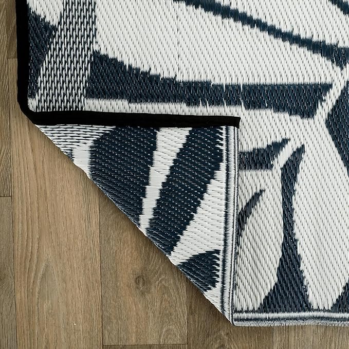 Rugshop Contemporary Floral Leaves Reversible Crease-Free Waterproof Premium Recycled Plastic Outdoor Rugs for Patio,Backyard,RV,Deck,Picnic,Trailer,Beach,Camping,Sunroom Navy 5' x 7'